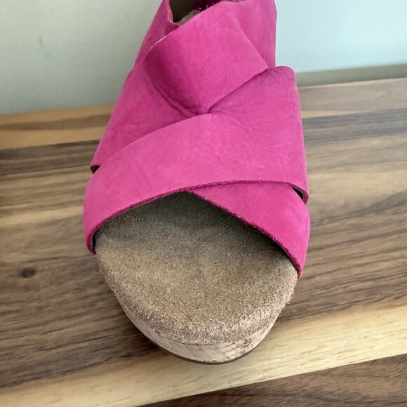 CLARKS Caslynn Diem Leather Slingback Wedge Sandal 8.5W Fuchsia nubuck pink EUC - Picture 13 of 15